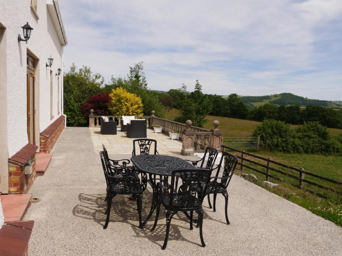 Penddaulwyn Uchaf Farm # Carmarthenshire Apartment Nantgaredig Exterior foto